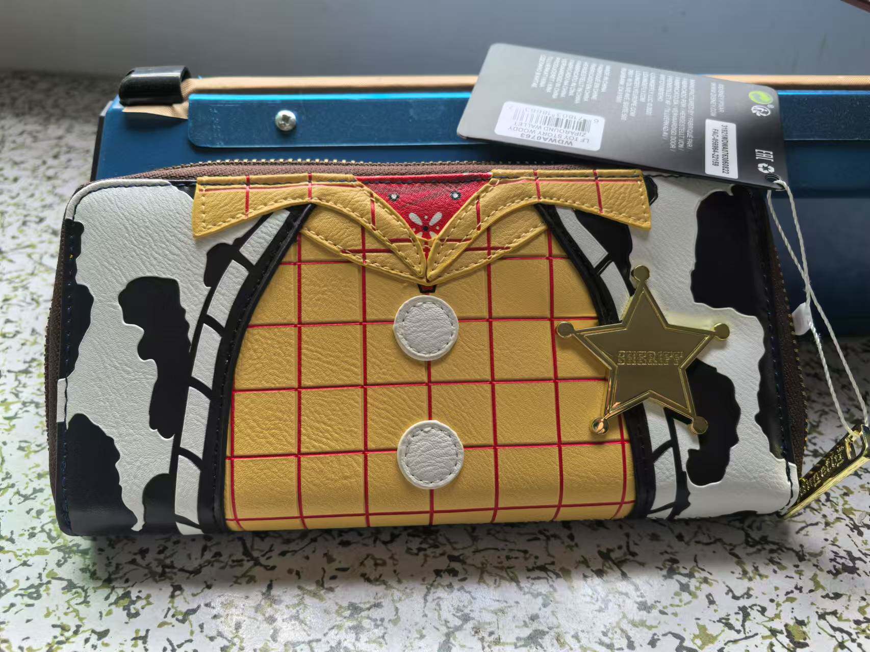 in  Stock Loungefly   Sheriff  - đánh giá và giá Travel Accessories Shops