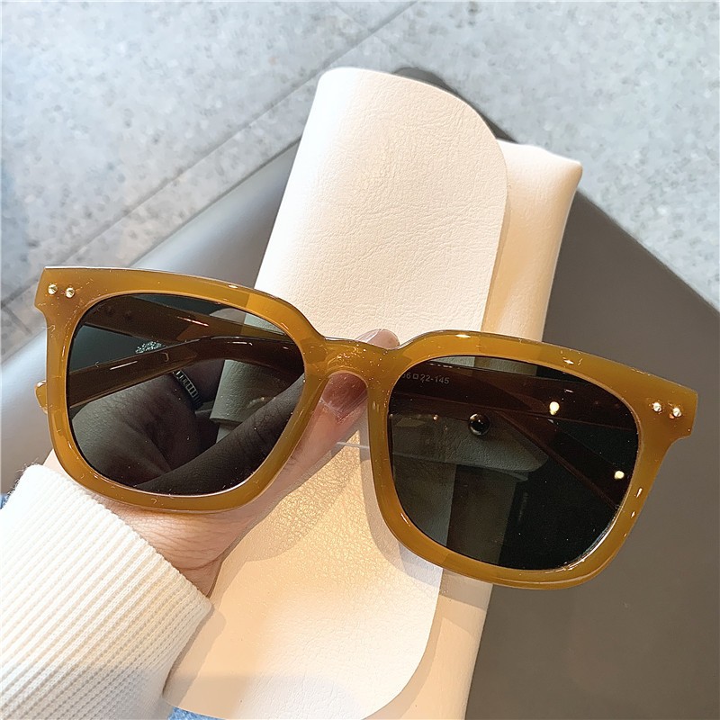 Vintage Brown Oversized Square - đánh giá và giá Travel Accessories Brand
